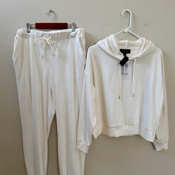 Cream Jogger and Hoodie Lounge Set, Sz M - Picture 6 of 12